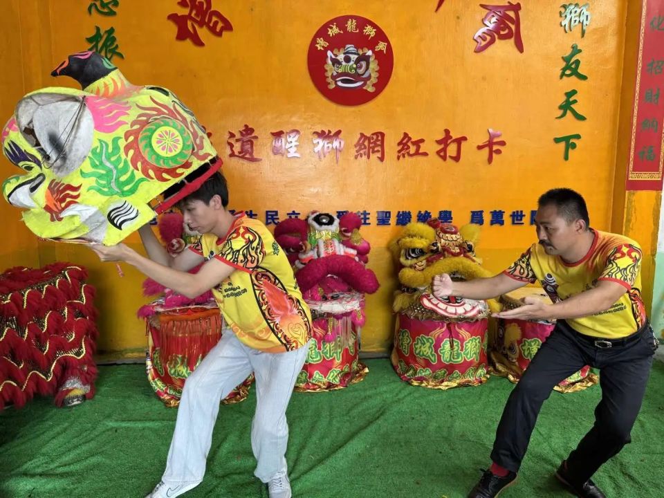 少年, 郑德宏, 石润杰的成 少年, 郑德宏, 石润杰的成