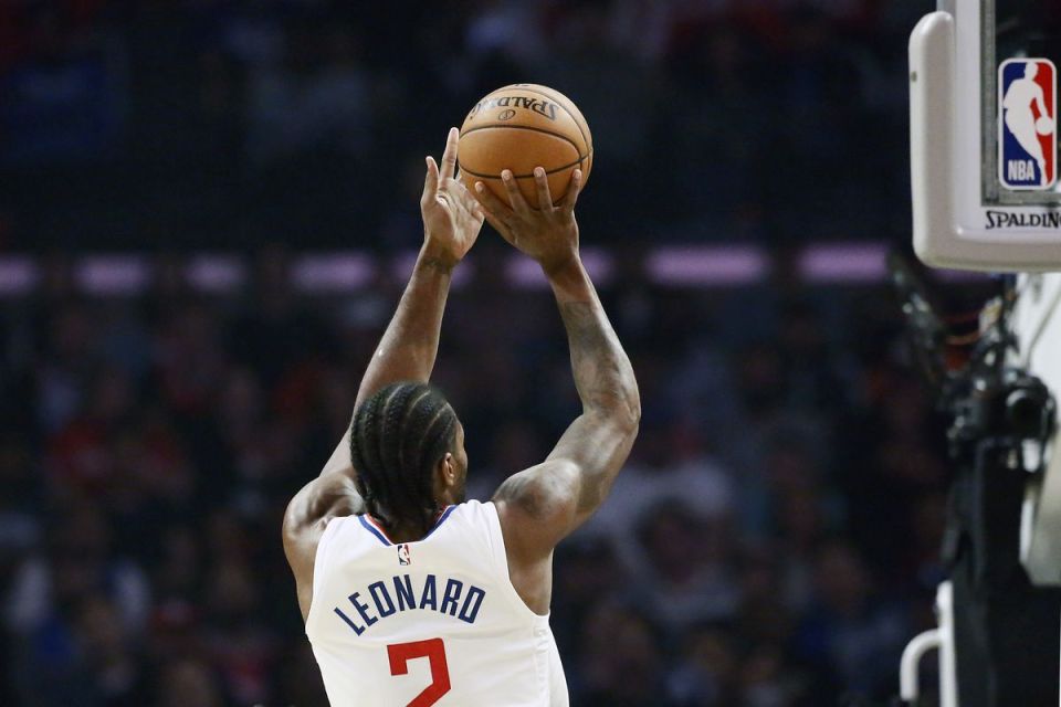 友庆祝胜利, 球迷忍不住, 暴扣