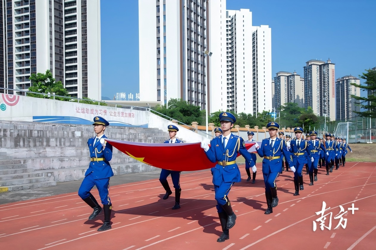 情绽放, 赛事裁判长