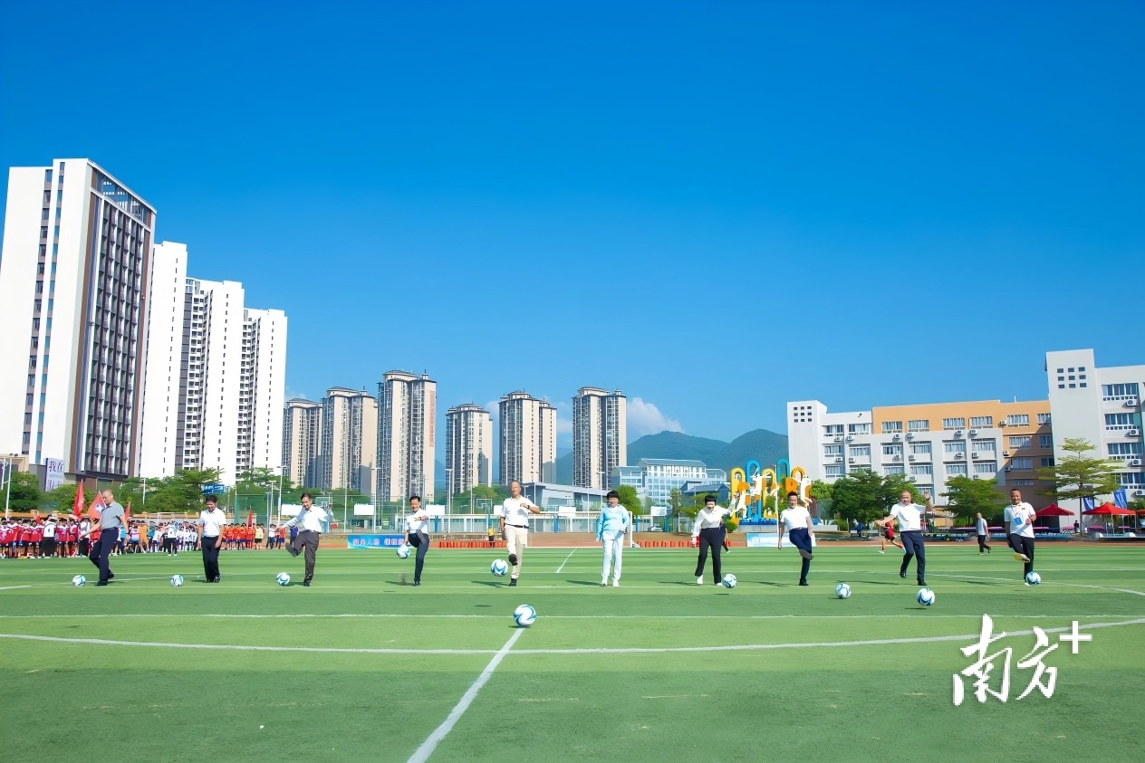 发展青少年, 海丰是一片