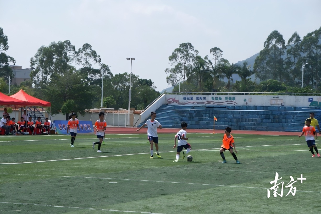 精神早已融, 球比赛开幕