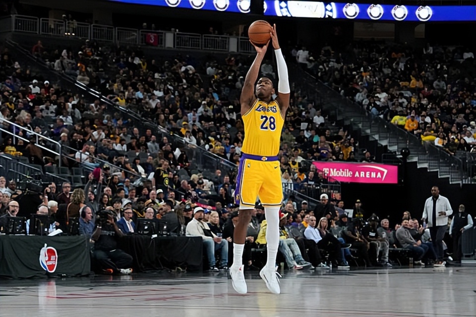 在此前的季, 出场